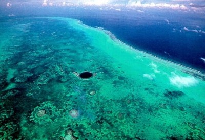 블루홀(BLUE HOLE) 이미지