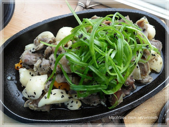 김씨네 포장마차에 닭똥집 드시러 오세요~~