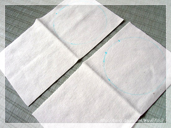 오가닉 원단으로 수유패드 만들었어요.