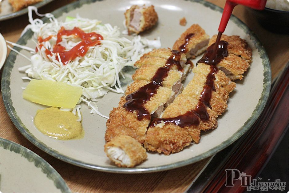 강남맛집-이렇게 두꺼운 돈가스는 처음이야.맛까지 좋은-한성돈가스