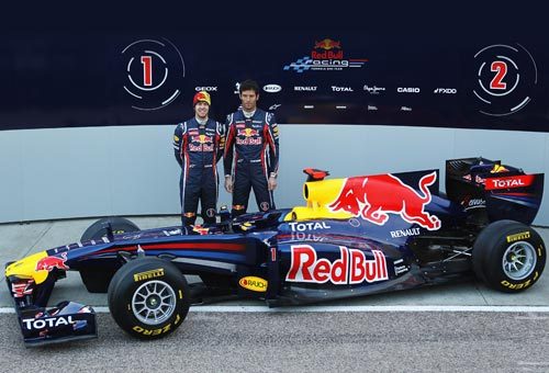 F1경주에 참가하는 자동차