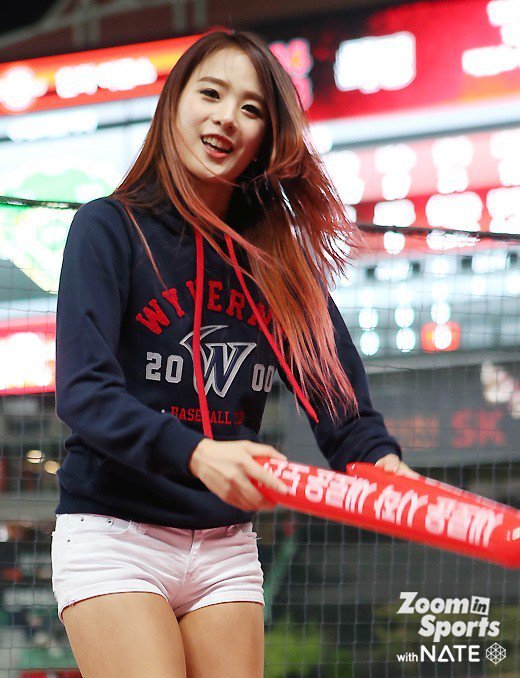 SK 와이번스 이소연 치어리더