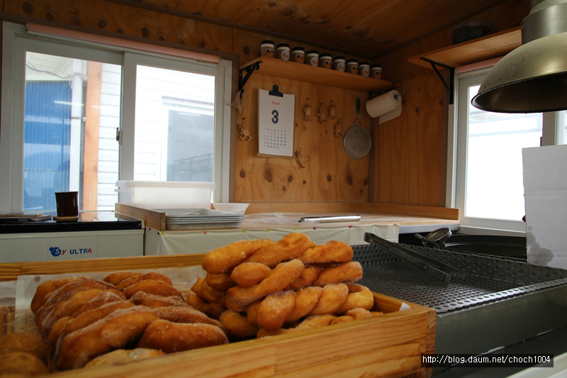 천사의 섬에서 찾은 꽈배기, 진짜 맛있지 말입니다 