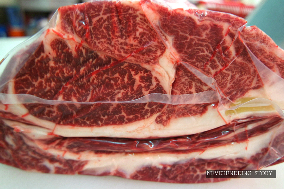 한우부위,한우등심살(sirloin),꽃등심살,윗등심살(butt sirloin),아래등심살(bottom sirloin) (도움:옛날맛우리한우)