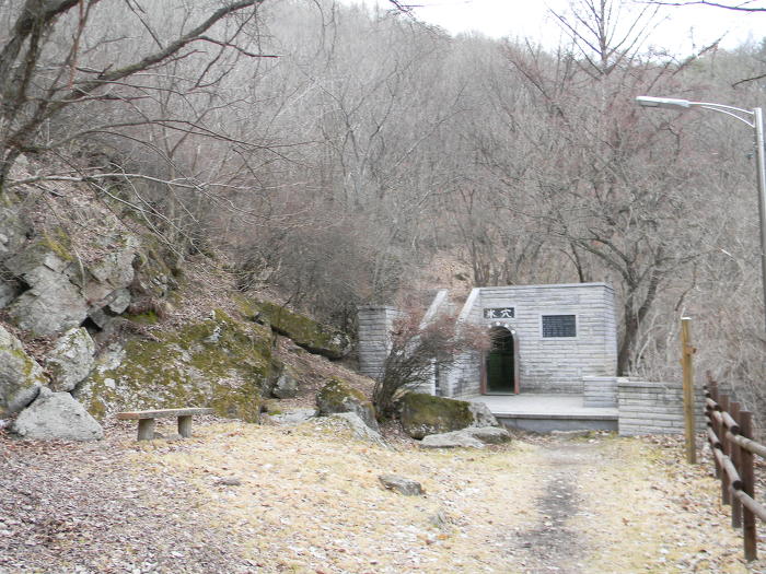 시원한 바람과 얼음이 나오는 의성 풍혈, 빙혈 (빙계군립공원)