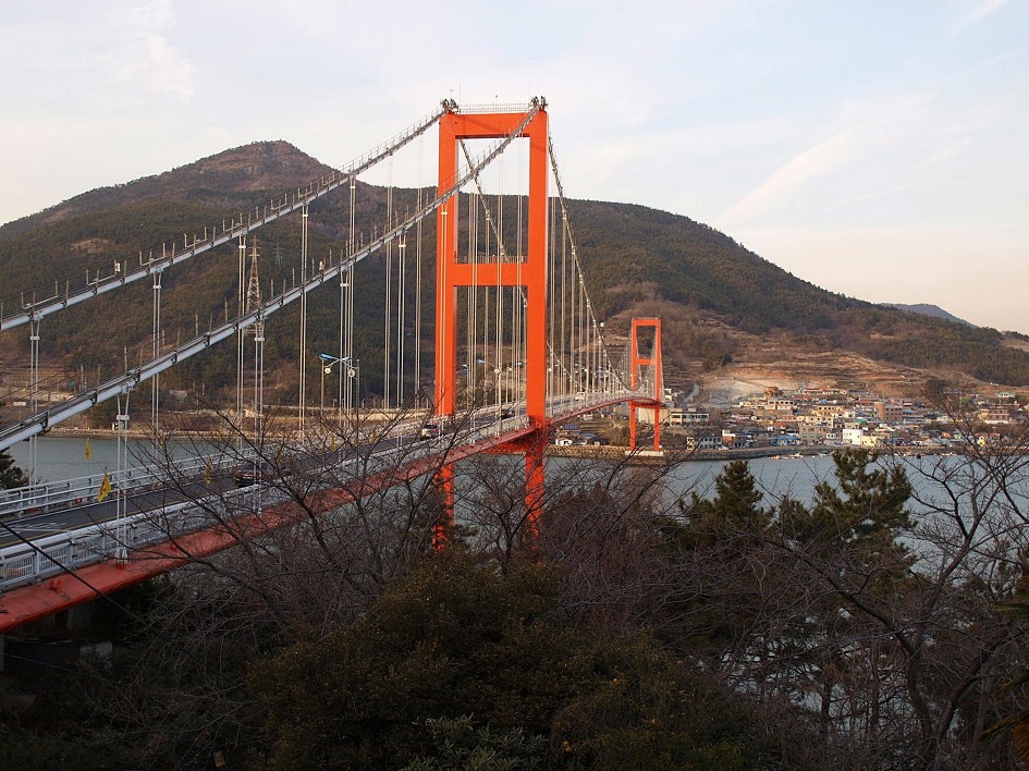 남해1박2일여행 마지막코스 평산2리마을과 남해대교.