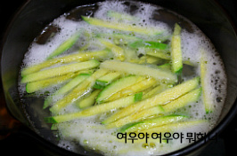 칼국수랑김치 이미지