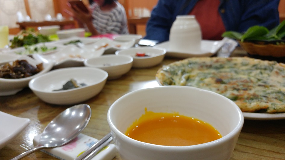 음식 맛이 기막힘에 허허웃고 사람 사는 맛이 기막힘에 허허웃고 나오게 되는 강릉 허허사랑