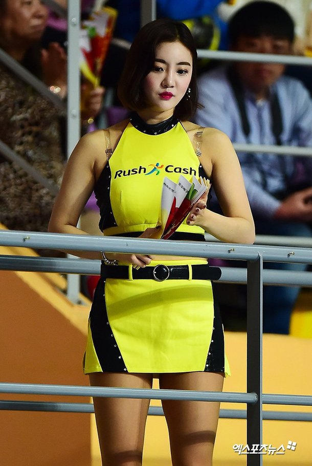 OK저축은행 치어리더 이엄지