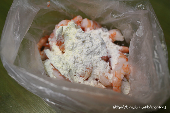 새우탕수육... 바삭... 쫀득하게~