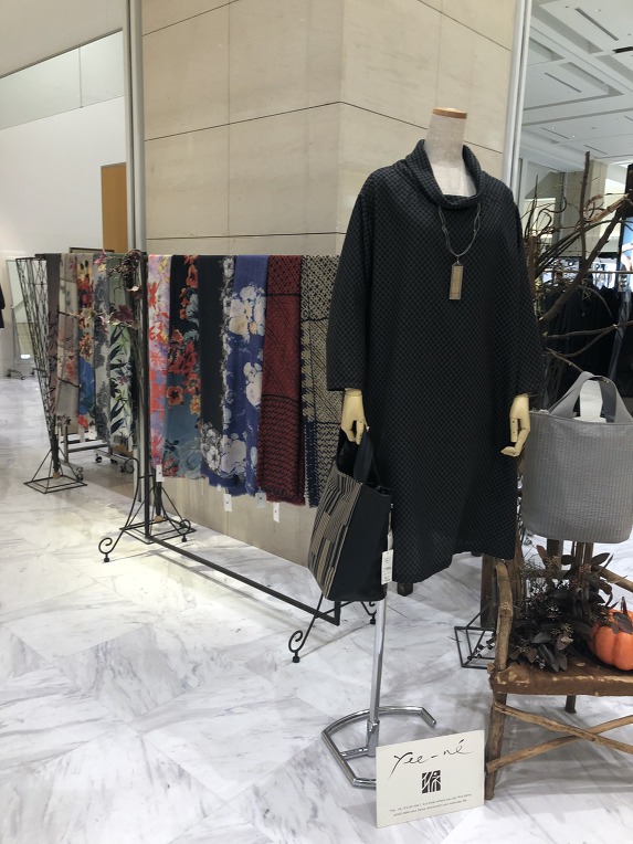 더블클릭을 하시면 이미지를 수정할 수 있습니다