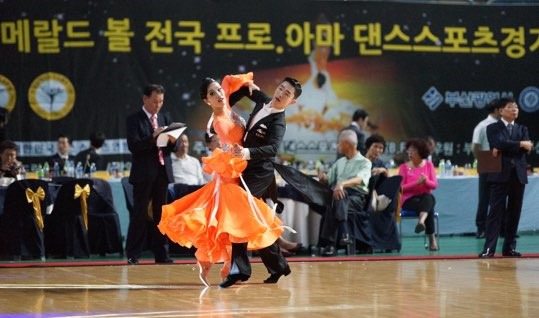 제17회 에메랄드볼 전국 프로.아마 댄스스포츠대회및 전국 생활체육대회[드라마사진02]