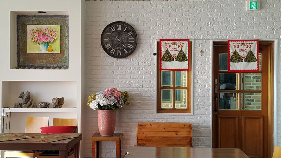 전망좋은곳에서 커피를 마실수있는 특권 여수 ( 산토리니) 커피숖 ,,,